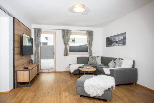 Firm21 FewoSchw.329-min