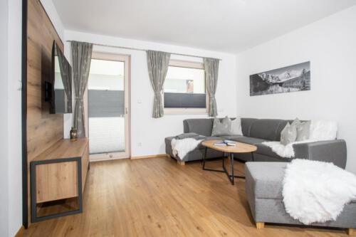 Firm21 FewoSchw.383-min