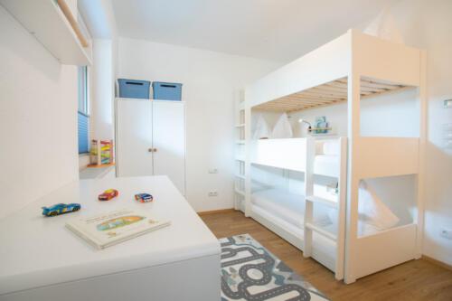 Firm21 FewoSchw.483-min