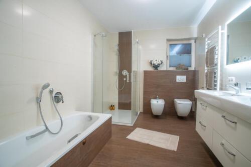 Firm21 FewoSchw.520-min